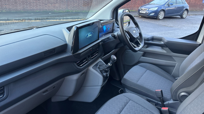 Ford Transit Custom 320 L1 Diesel Fwd 2.0 EcoBlue 150ps H1 Double Cab Van Limited - Image 13